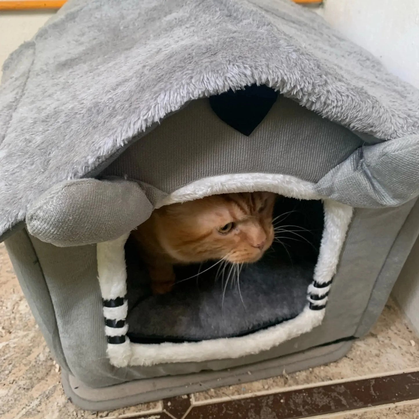 Foldable Cat-Themed Nest: Easy to Travel with, Wash or Store